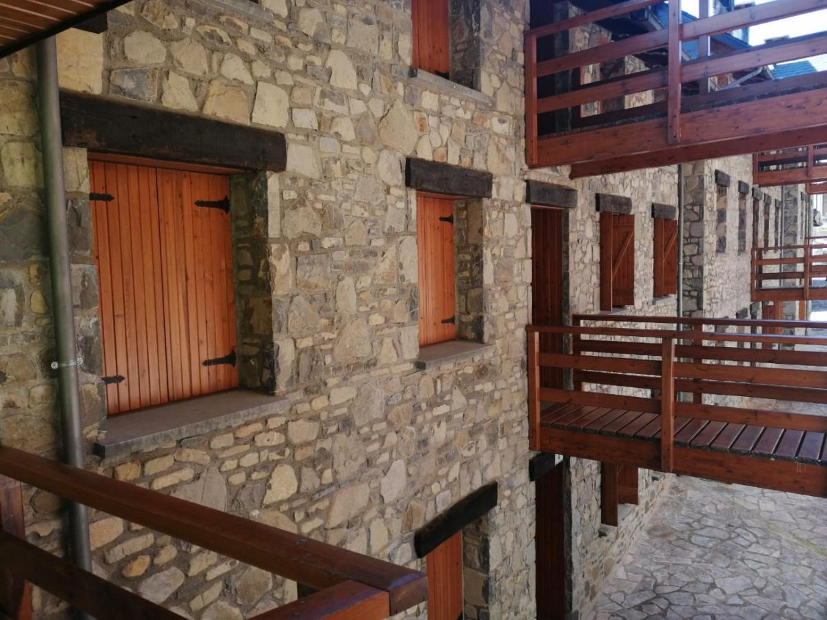 Apartamento Sarrato IV De Sallent ซาเยนต์ เด กาเยโก ภายนอก รูปภาพ