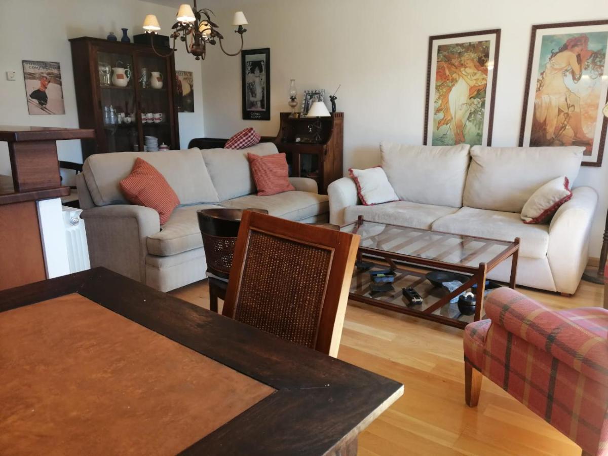 Apartamento Sarrato IV De Sallent ซาเยนต์ เด กาเยโก ภายนอก รูปภาพ