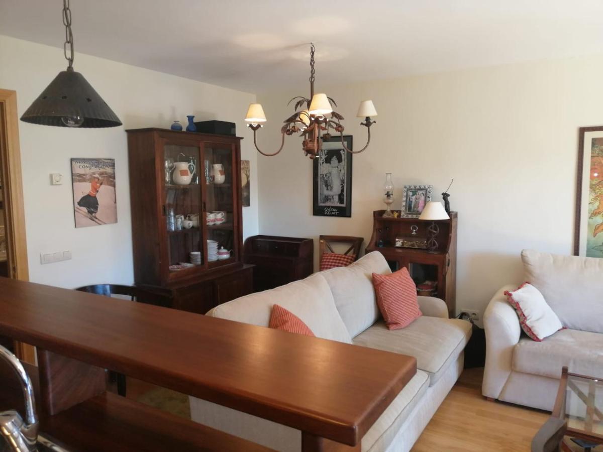 Apartamento Sarrato IV De Sallent ซาเยนต์ เด กาเยโก ภายนอก รูปภาพ